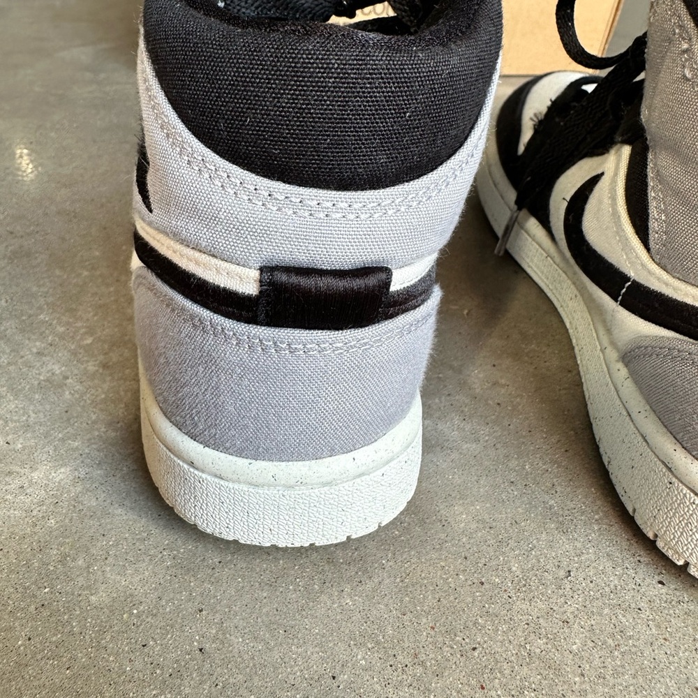 Nike Air Jordan women 1 Mid SE SIZE 6 pre owned white box - Picture 10 of 16